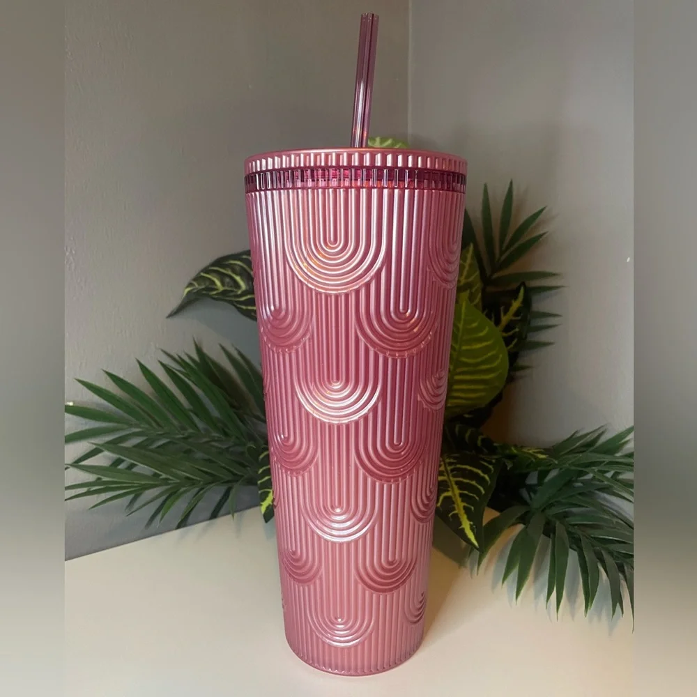 NWT Starbucks 🌟 Pink Shimmer Shell Mermaid Scales Cold Venti Tumbler Cup